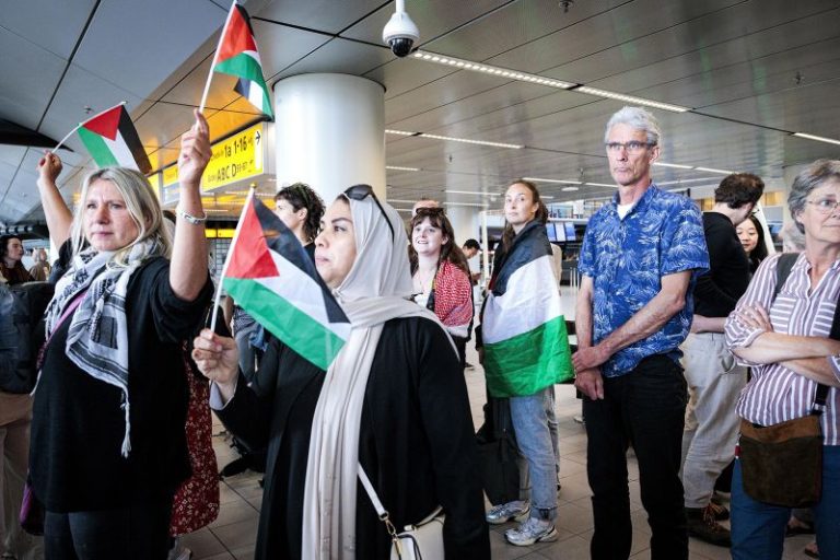 Thousands head to Egypt in bid to break Israel’s Gaza blockade