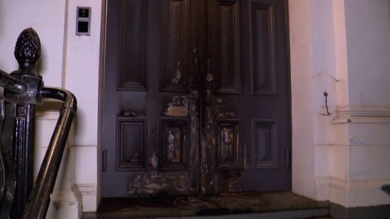 Synagogue door set alight and restaurant stormed in latest antisemitic attacks in Australia